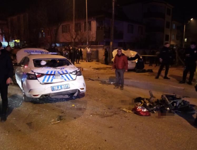 Bursa’da aralarında polis aracının da yer aldığı 3 araç zincirleme kazaya karıştı: 4 yaralı