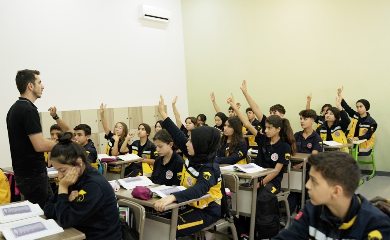 Coşkunöz Eğitim Vakfı’nın Hatay Kırıkhan’daki eğitim kompleksinde eğitim devam ediyor