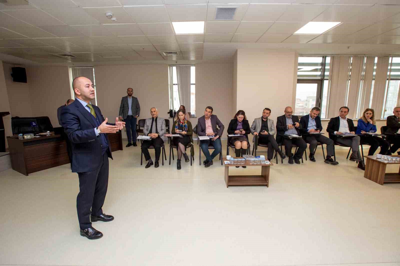 Bursa Büyükşehir yöneticilerine iş sağlığı ve güvenliği eğitimi