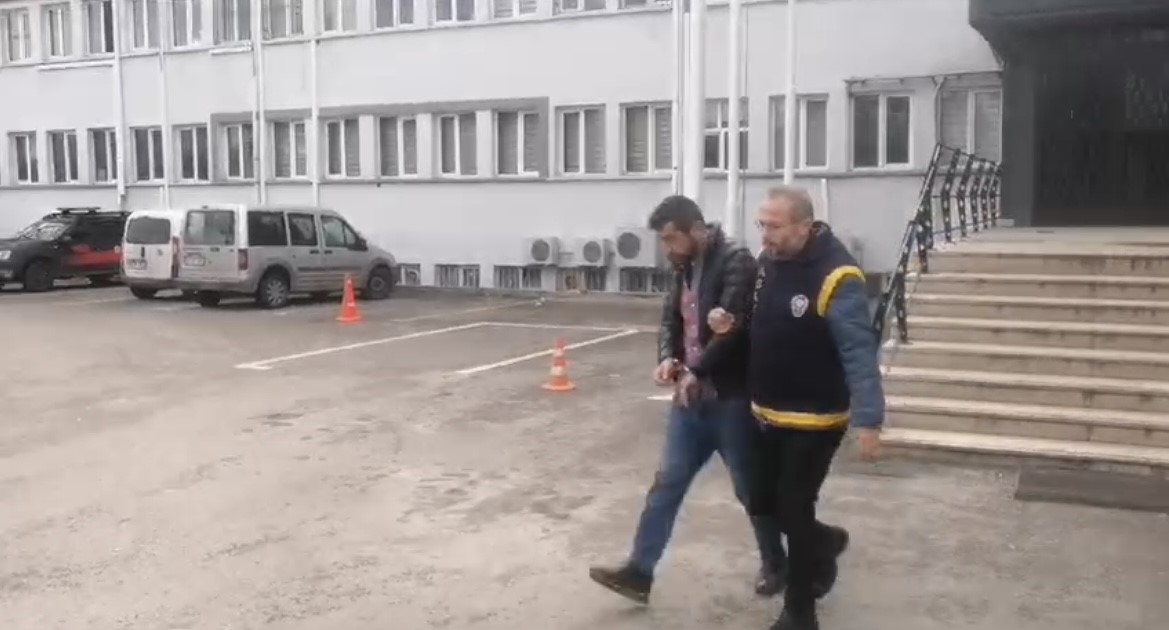 (Özel) Bursa’da çaldığı otomobille Yalova’da gezerken yakalandı