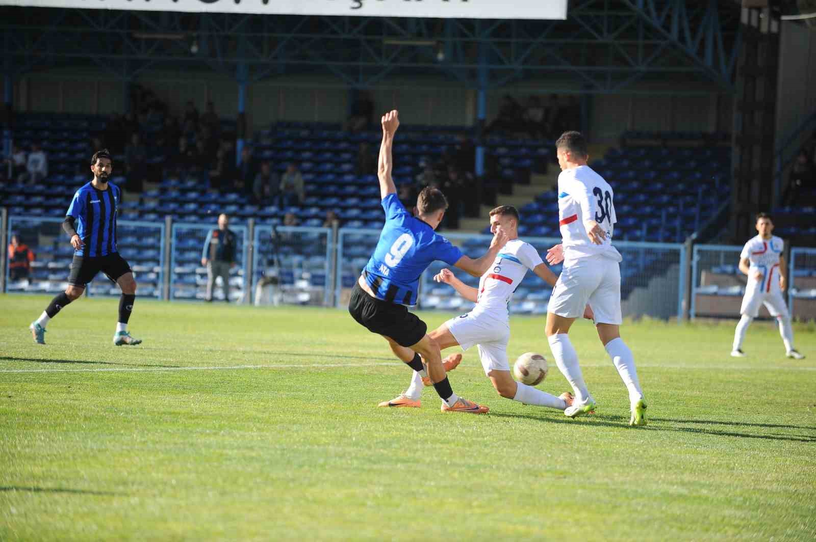 TFF 2. Lig: Karacabey Belediyespor: 1 - Beyoğlu Yeni Çarşı: 1