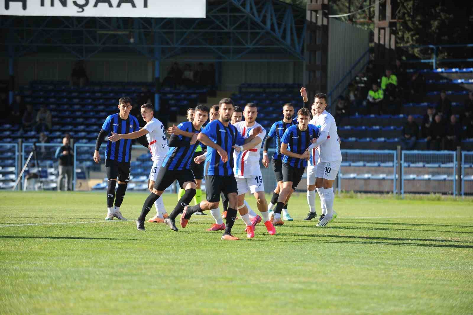 TFF 2. Lig: Karacabey Belediyespor: 1 - Beyoğlu Yeni Çarşı: 1
