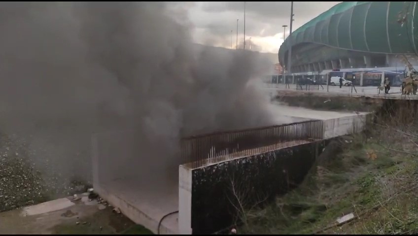 Bursa’da 100. Yıl Atatürk Stadyumu’nda yangın paniği
