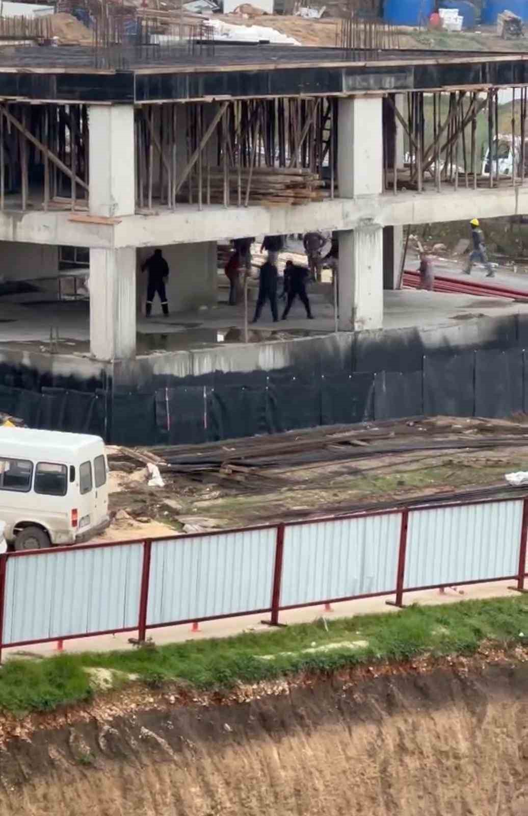 Bursa’da inşaat işçilerinin meydan muharebesi kamerada