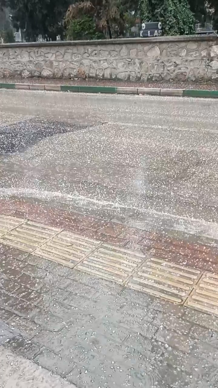 Bursa’da dolu yağışı etkili oldu