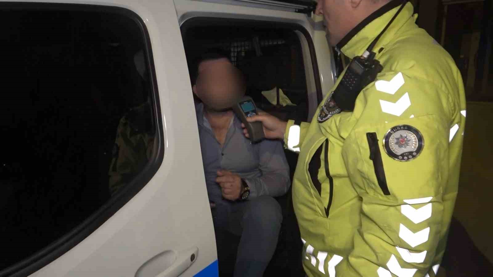 Bursa’da yılbaşı gecesi lüks aracıyla polise yakalandı
