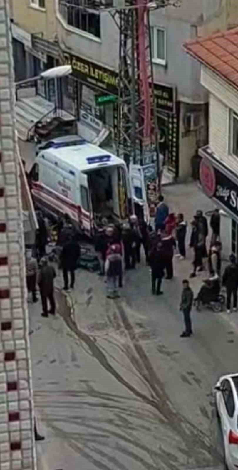 Bursa’da dehşete düşüren kaza...Yaşlı adam yaşam mücadelesi veriyor