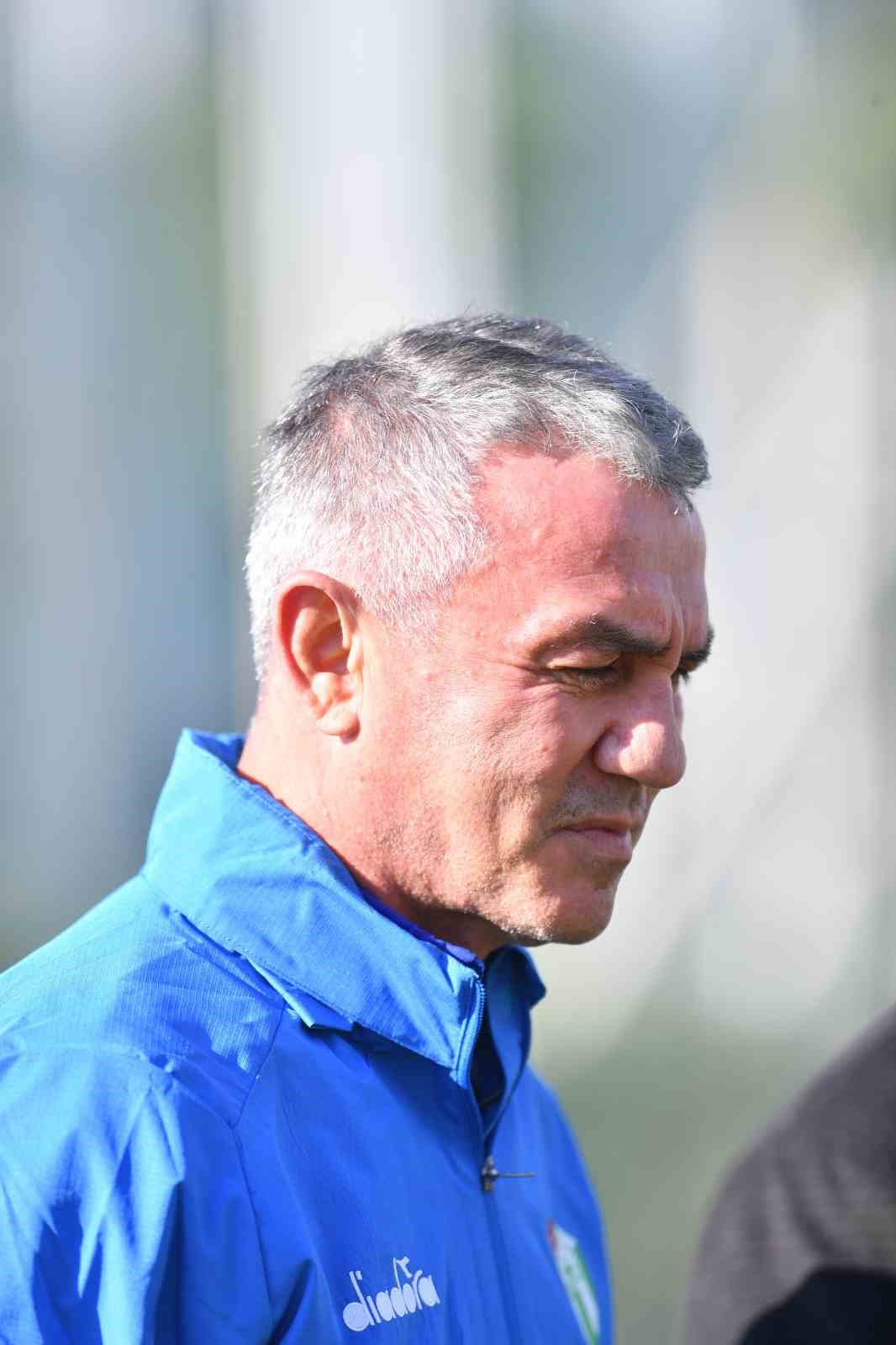 Bursaspor’un yeni teknik direktörü Ümit Şengül oldu