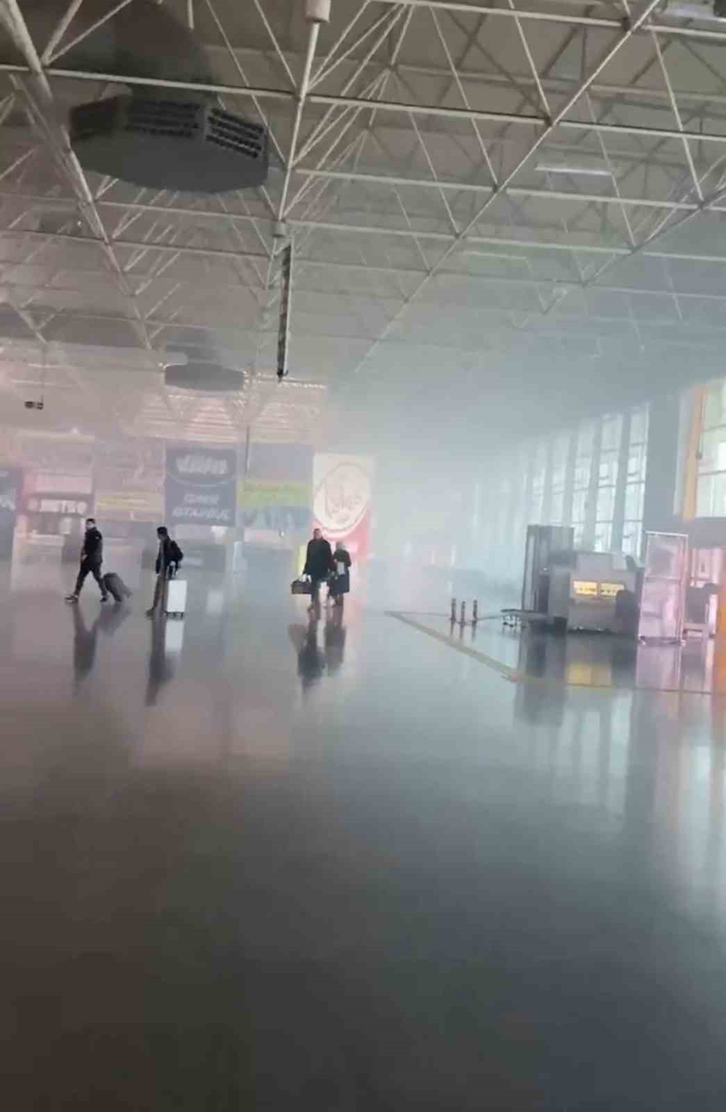 Bursa Şehirlerarası Otobüs Terminali’nde korkutan yangın