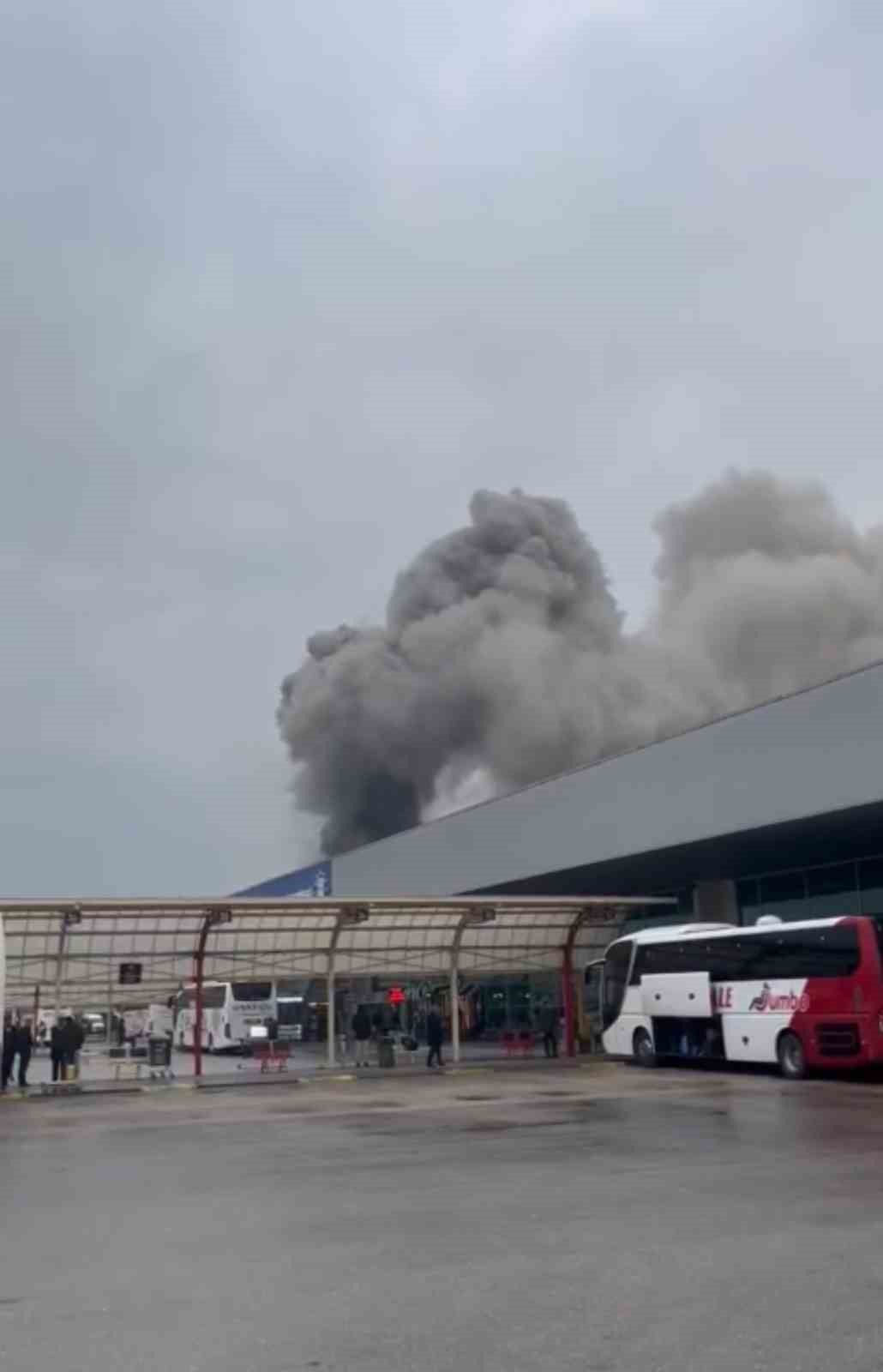 Bursa Şehirlerarası Otobüs Terminali’nde korkutan yangın