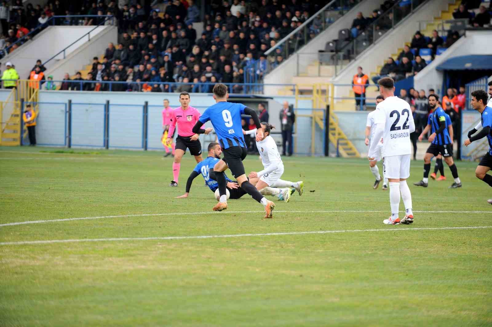 TFF 2. Lig: Karacabey Belediyespor: 1 - Bucaspor: 0
