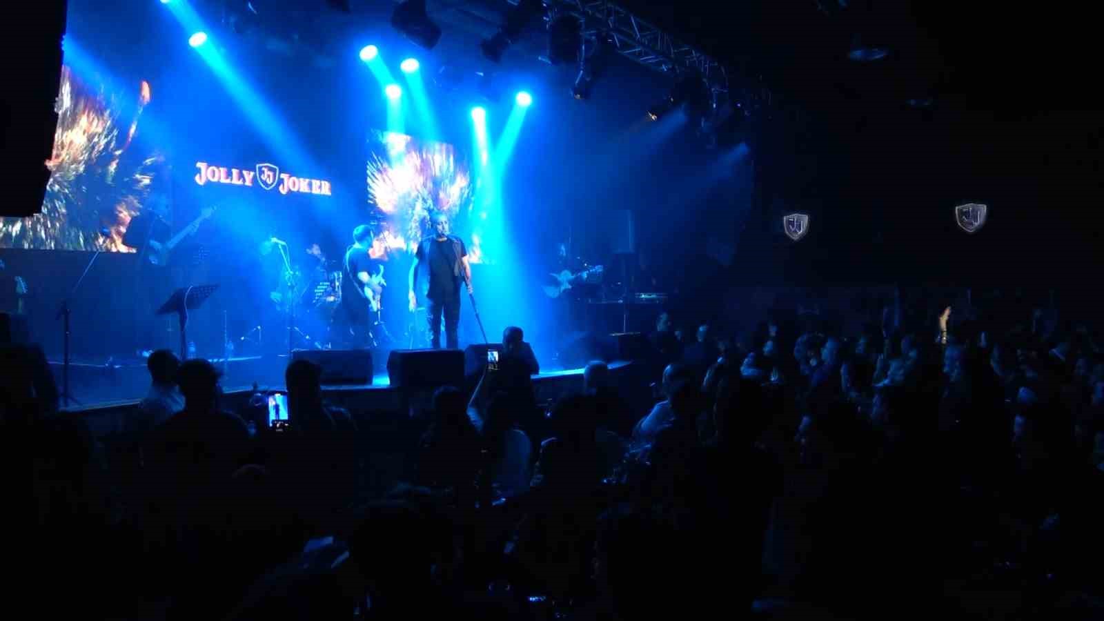 Haluk Levent şehit ailesine destek konseri verdi
