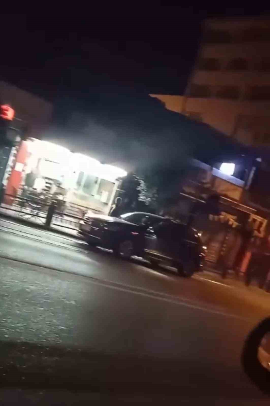 Bursa’da aralarında husumet bulunan kişinin dükkanına böyle ateş açtı