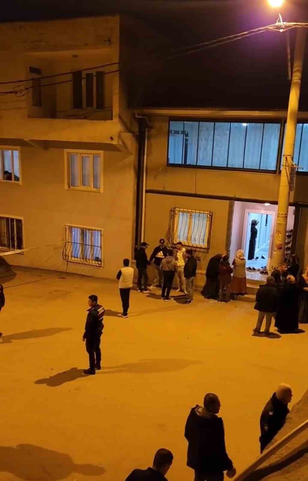Bursa’da otomobilden sıkılan mermi 2 kadına isabet etti