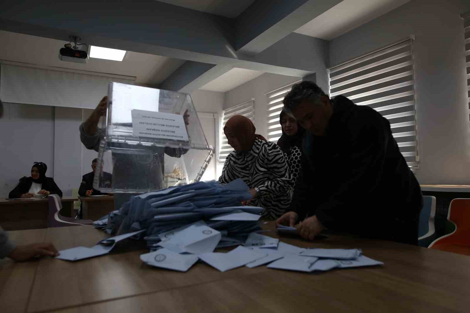 Bursa’da oy sayımına başlandı