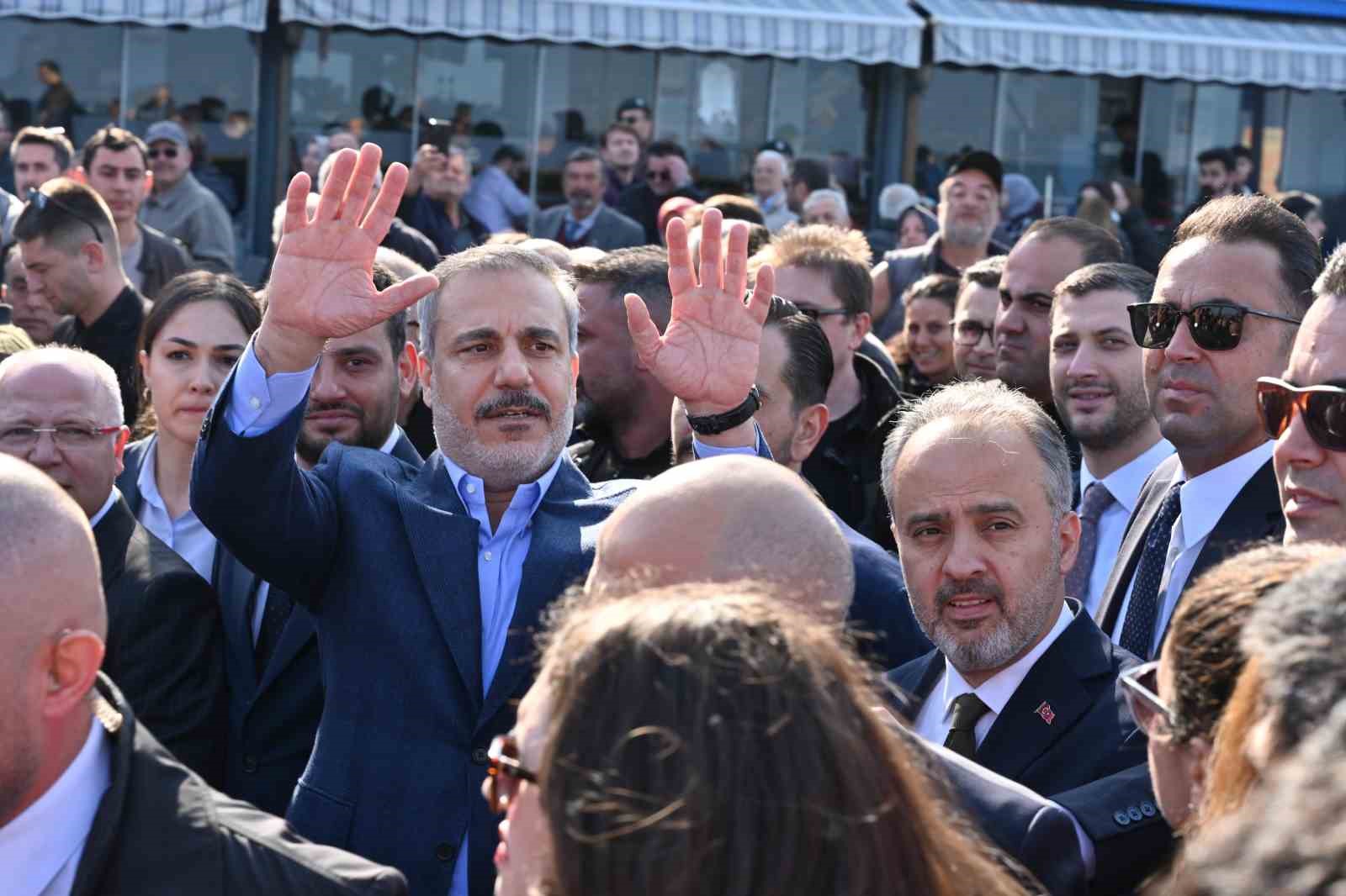 Dışişleri Bakanı Hakan Fidan’a Bursa’da yoğun ilgi