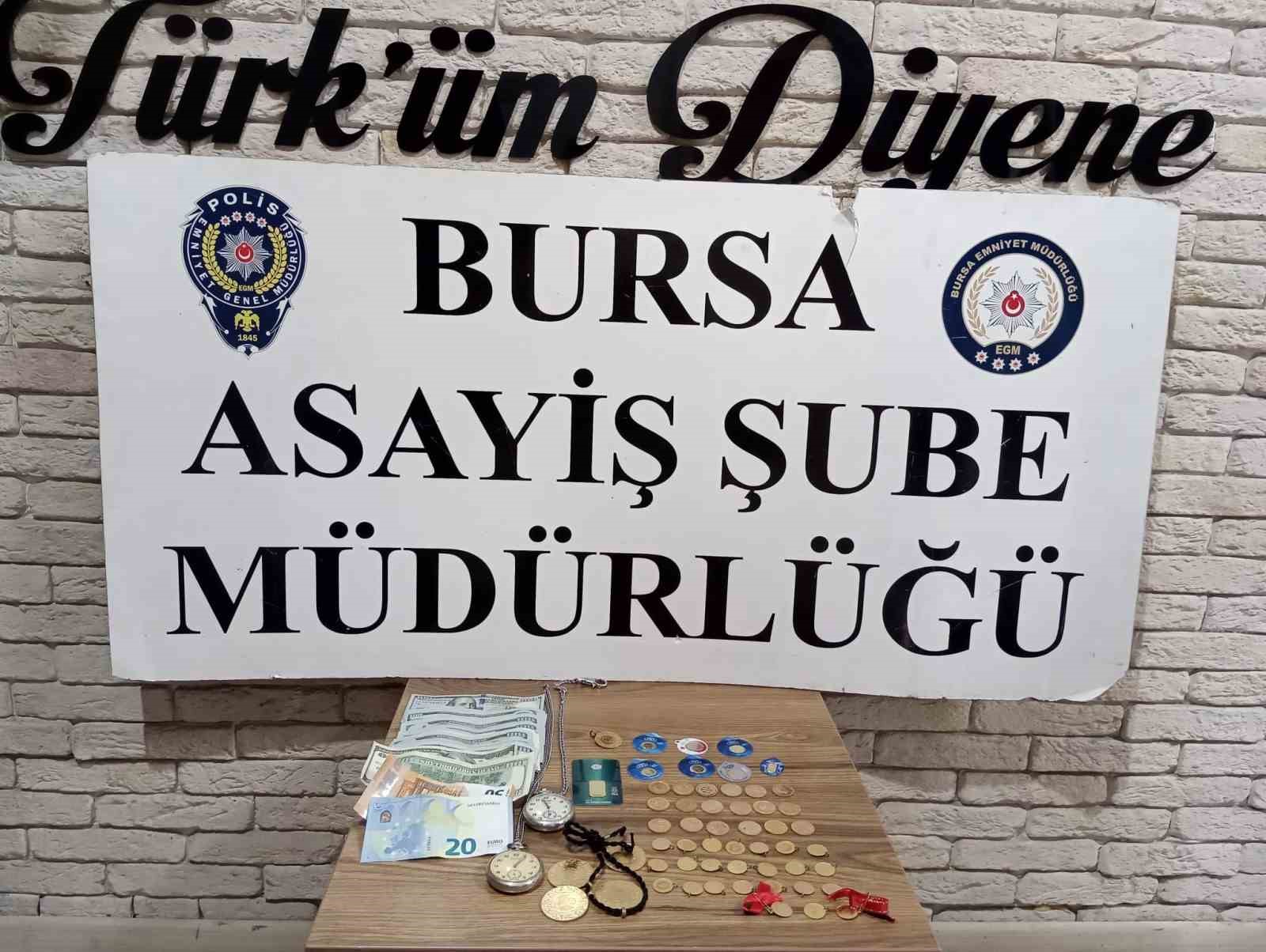 Bursa’da akılalmaz hırsızlık : Tavan arasına koyduğu 650 bin TL’lik altın ve paraları çalındı
