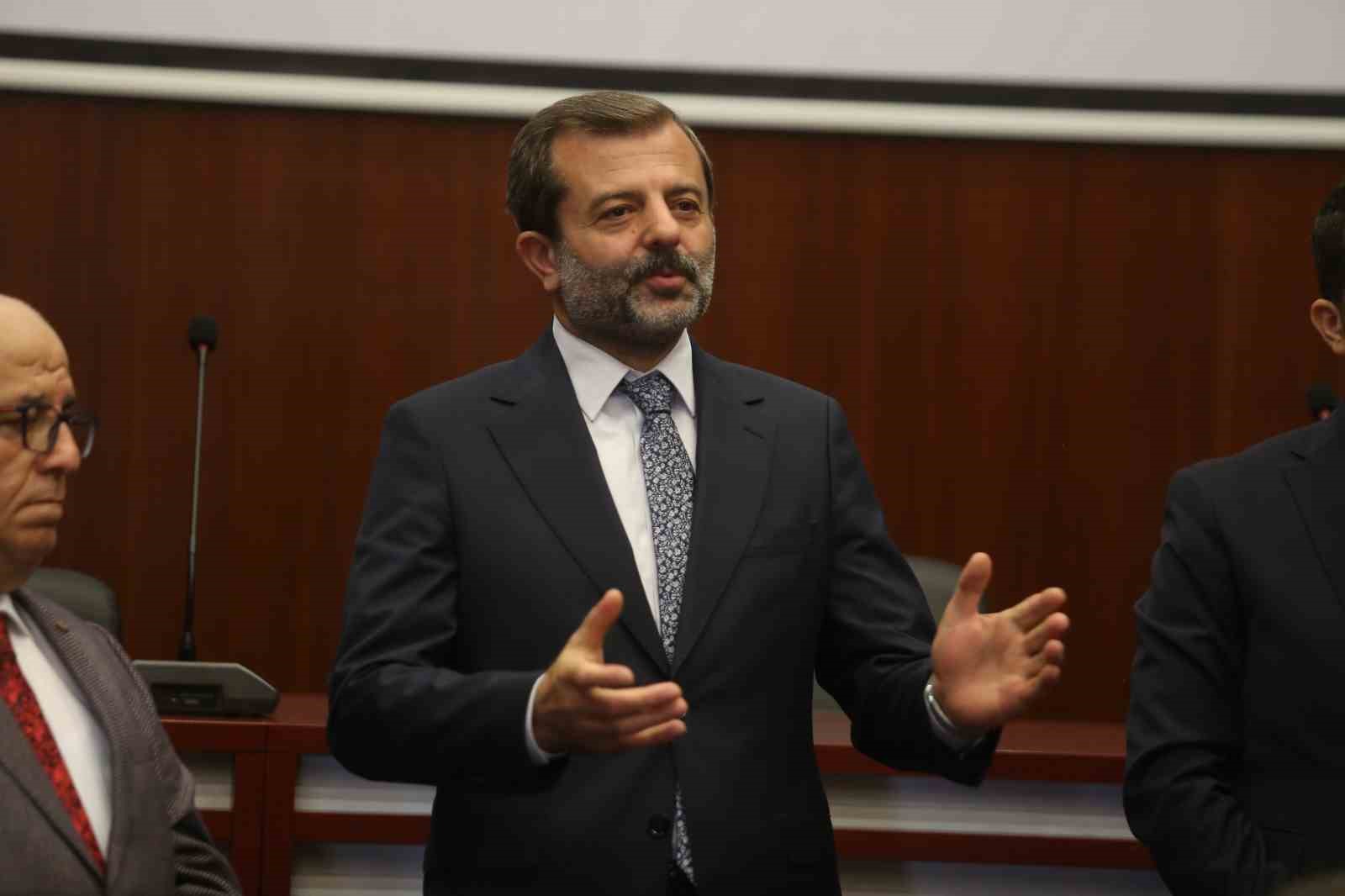 Gürsu Belediye Başkanı Mustafa Işık mazbatayı aldı