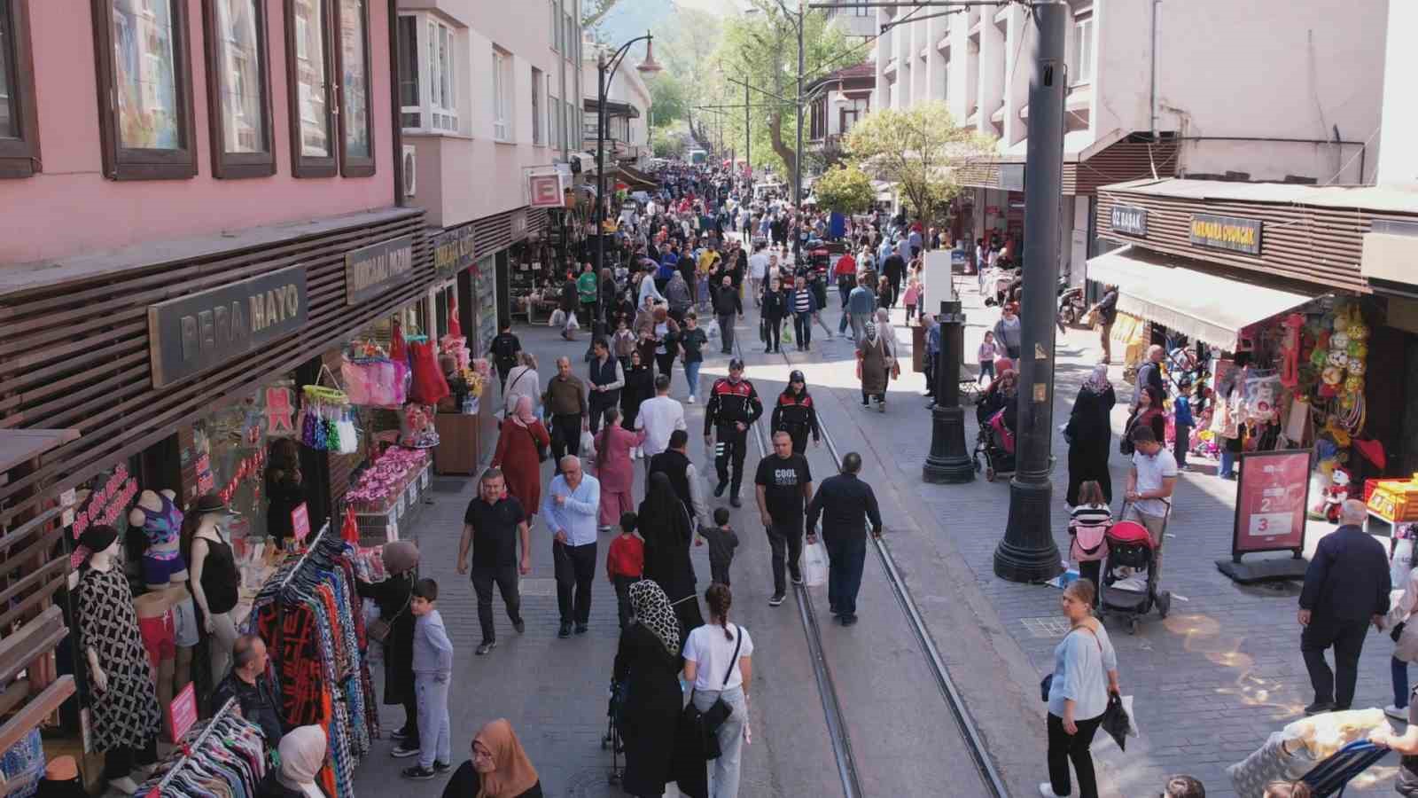 Bursa polisi bayram öncesi çarşı bölgesinde kuş uçurtmadı