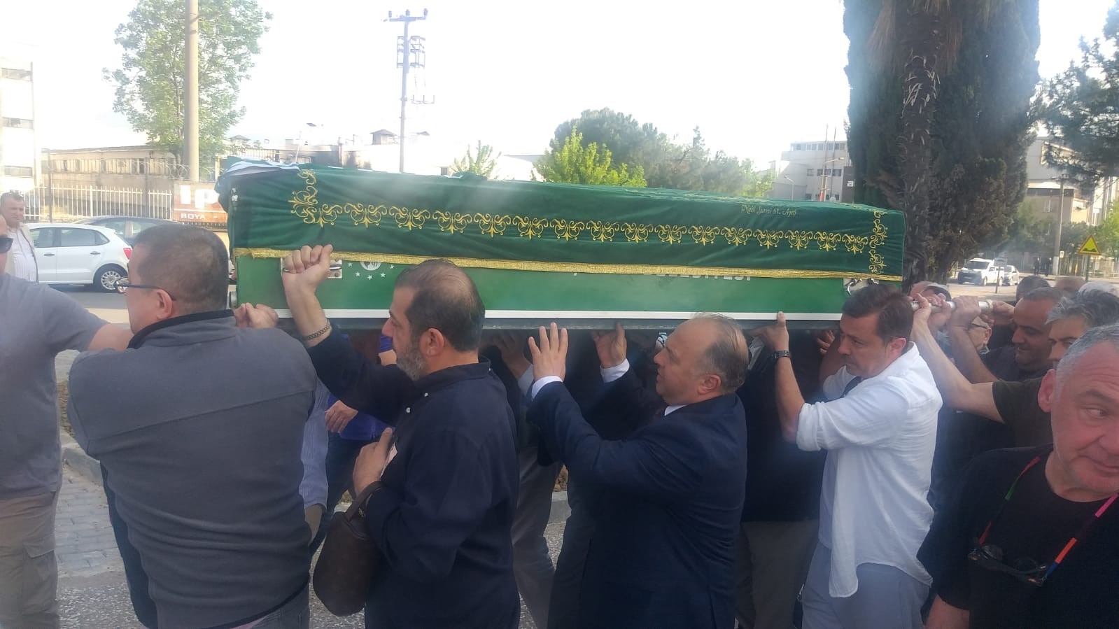 Bursaspor’un efsane futbolcusu Gürsu son yolculuğuna uğurlandı