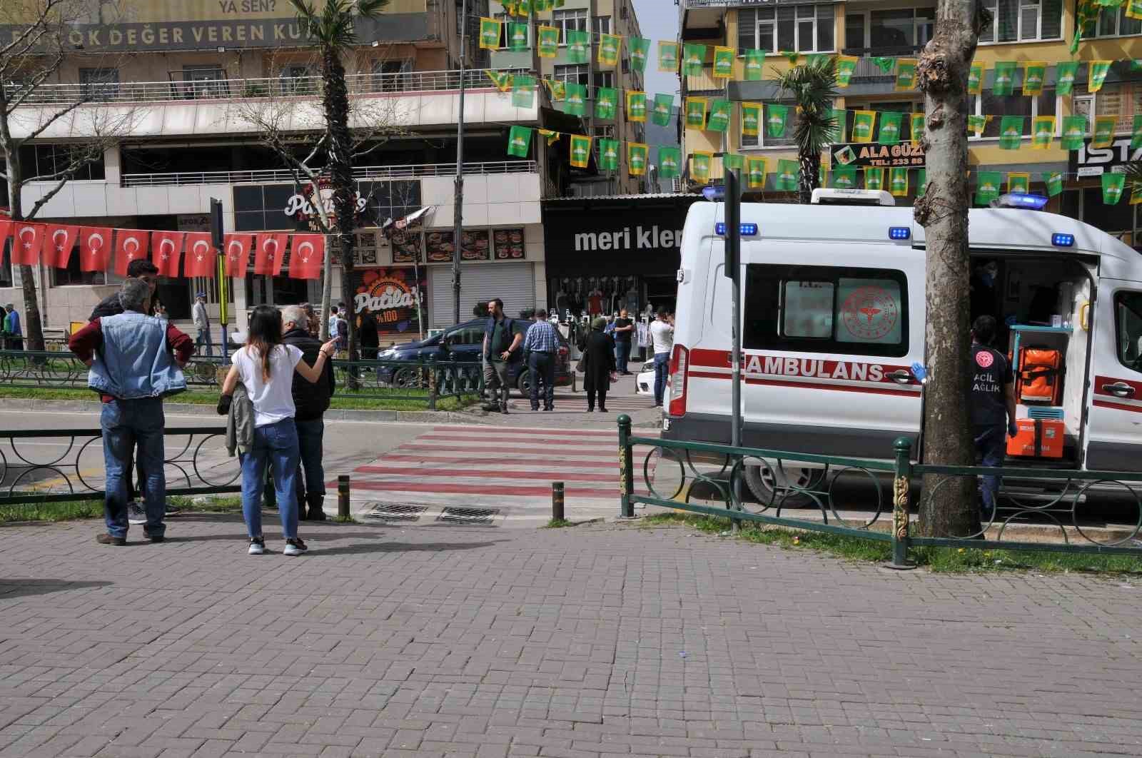 Bursa’da yaya geçidinde feci kaza: Anne hayatını kaybetti, çocukları yaralandı