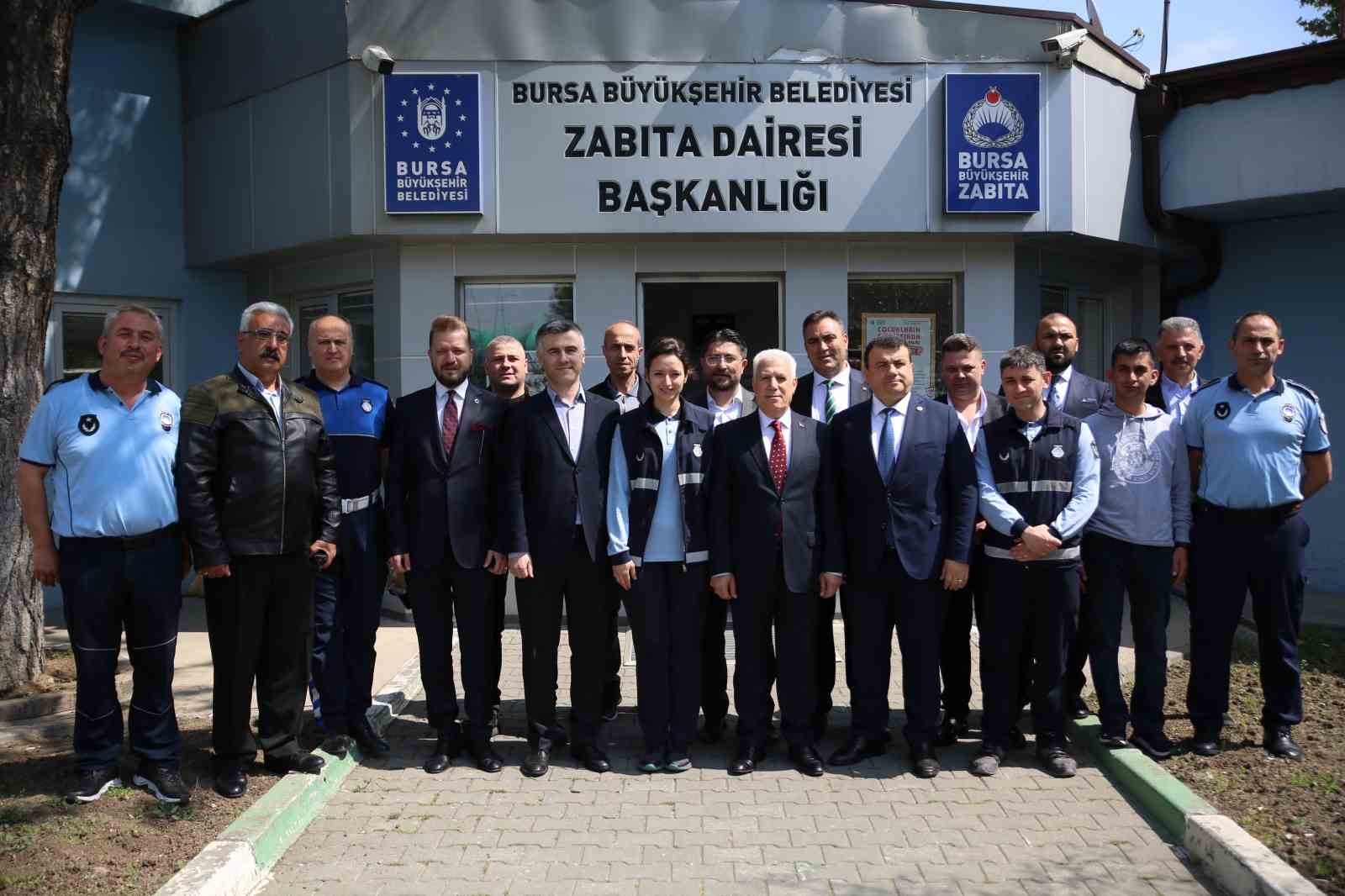 Başkan Bozbey’den Büyükşehir çalışanlarına bayram ziyareti