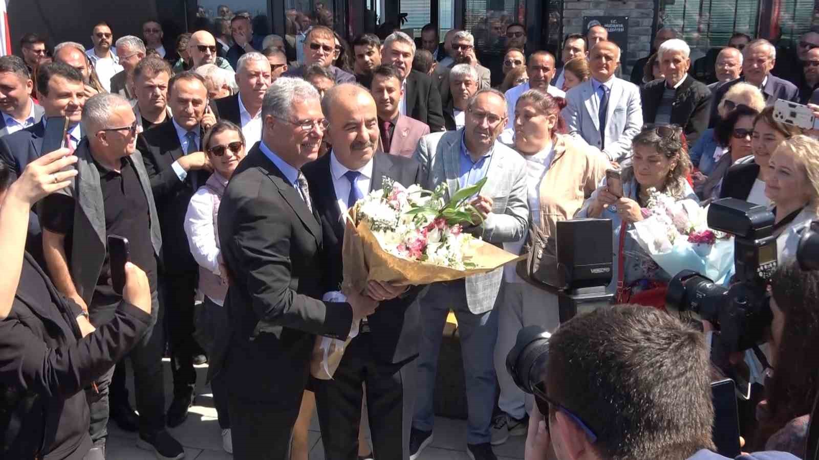 Mudanya Belediye Başkanı Deniz Dalgıç göreve resmen başladı