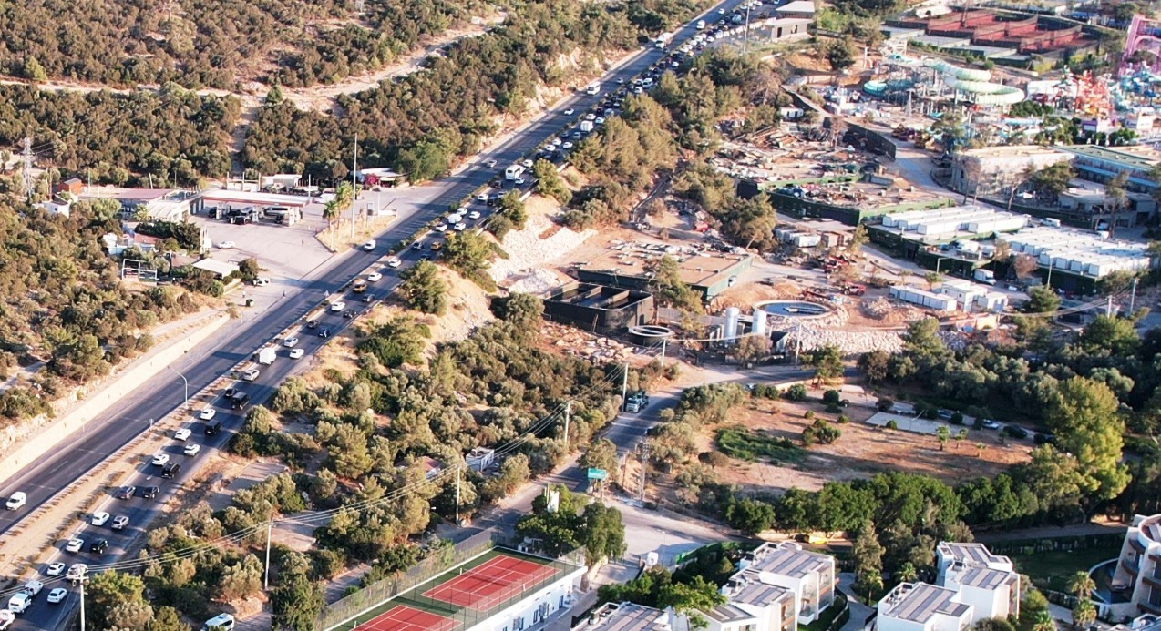 Bodrum’a 24 saatte giriş yapan 20 bin araç trafiği kilitledi